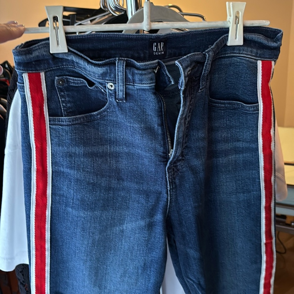 Gap cropped denim skinny jeans with red side trim